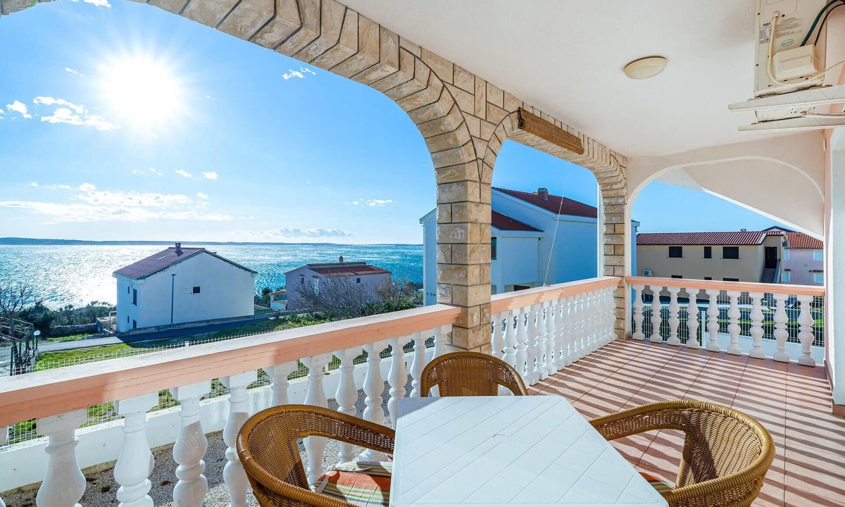 Rtina Apartment | Stunning apartment in Rtina with WiFi