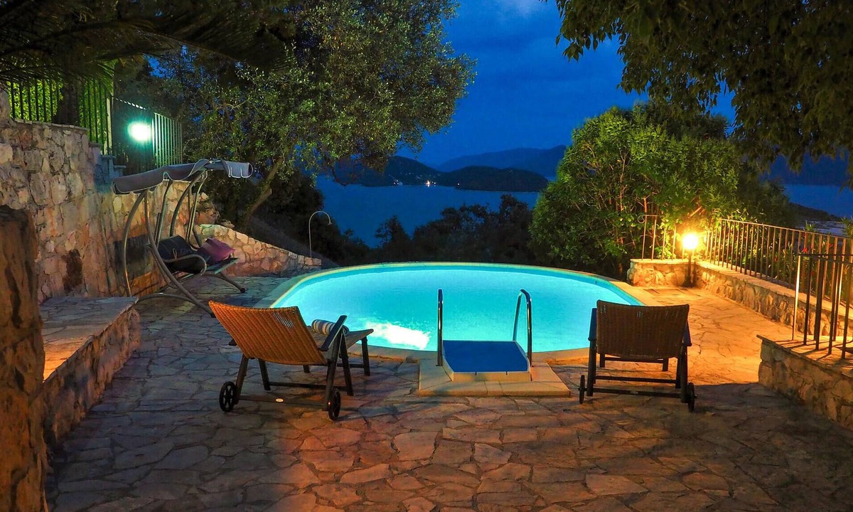 Duboka House | Stunning Home in Duboka With 5 Bedrooms, Wifi and Outdoor Swimming Pool