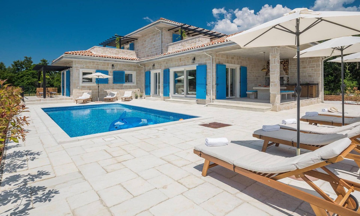 Zminj House | Stunning home in Pifari