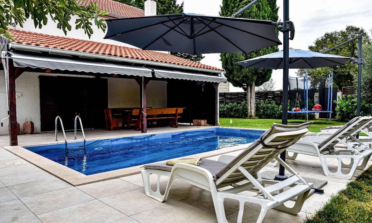 Murvica House | Stunning home in Smokovic