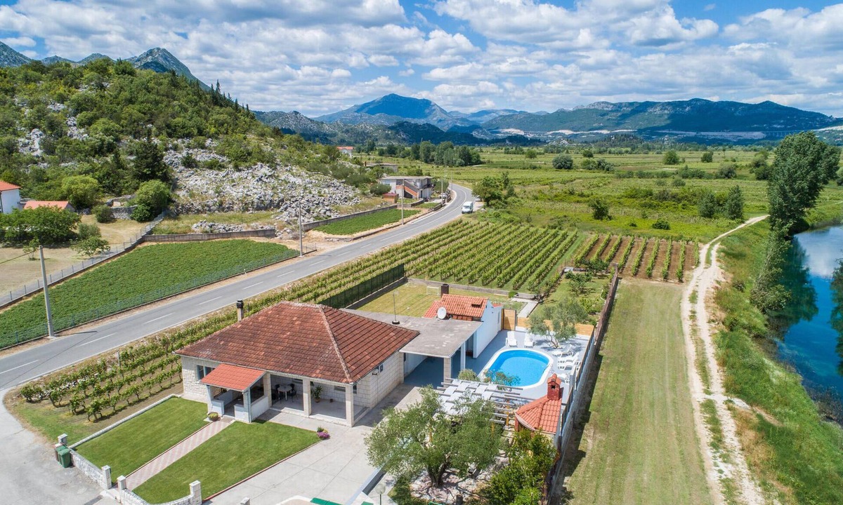 Stasevica House | Stunning home in Stasevica