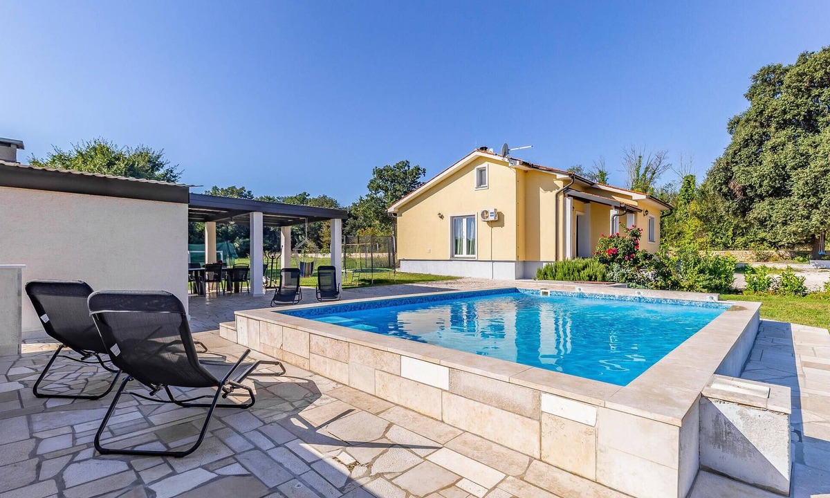 Valtura House | Stunning home in Valtura
