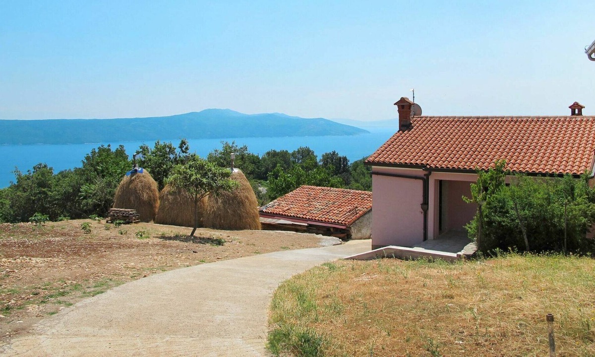 Sveta Jelena House | Stunning private villa for 6 guests with A/C, WIFI, TV, terrace, pets allowed and parking