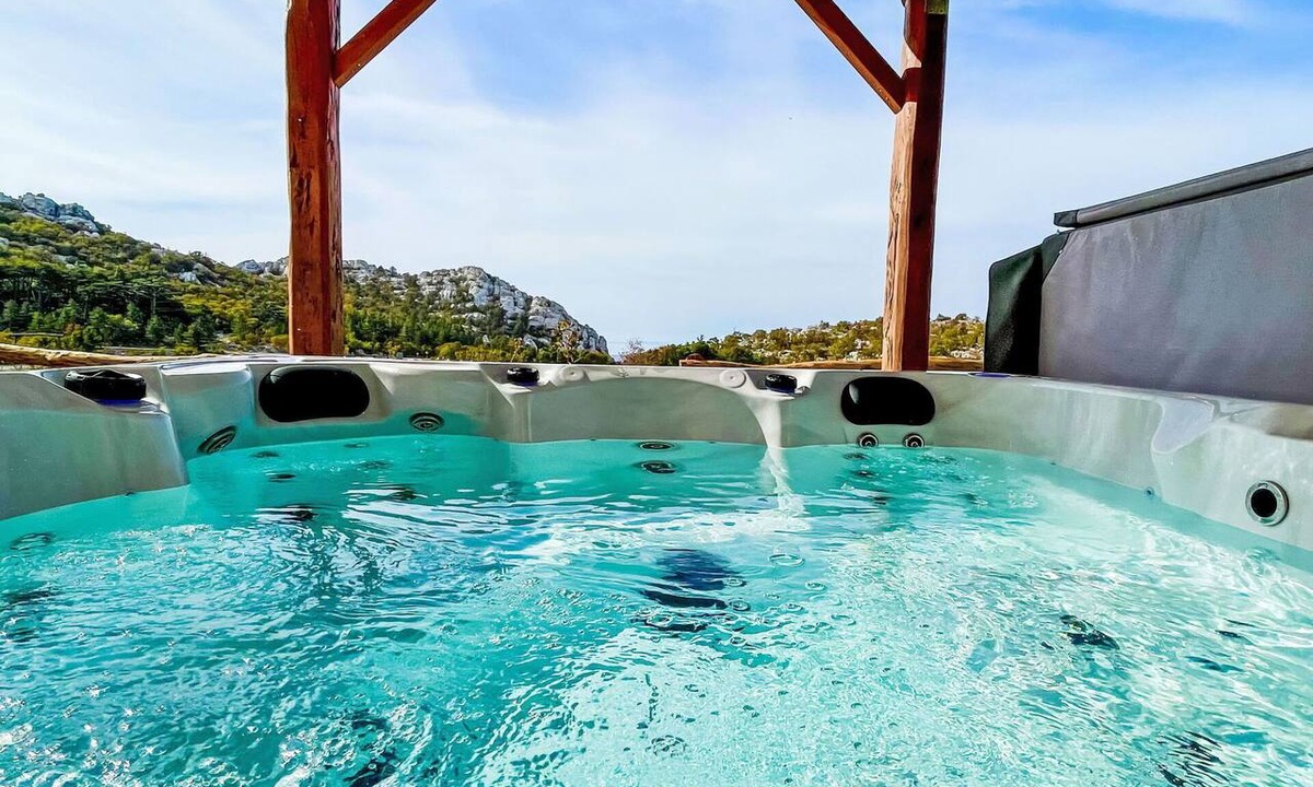 Karlobag House | Stunning villa for 4 guests with A/C, WIFI, terrace and pets allowed