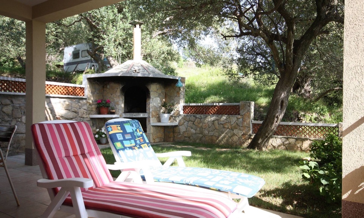 Supetarska Draga Apartment | Three bedroom apartment with terrace and sea view Supetarska Draga - Gonar, Rab (A-2002-c)
