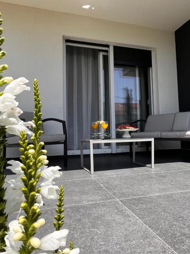 Kastel Gomilica Apartment | Tina Little Paradise