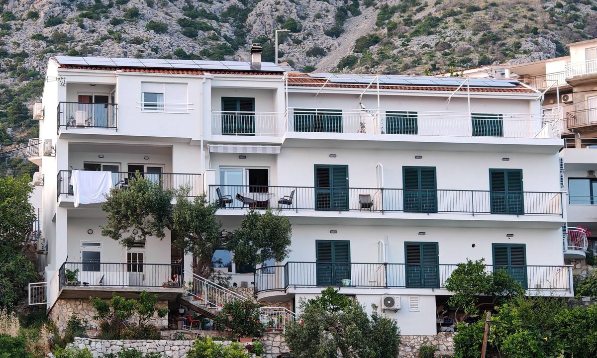 Zivogosce Apartment | Two bedroom apartment with balcony and sea view Živogošće - Porat (Makarska) (A-25453-b)