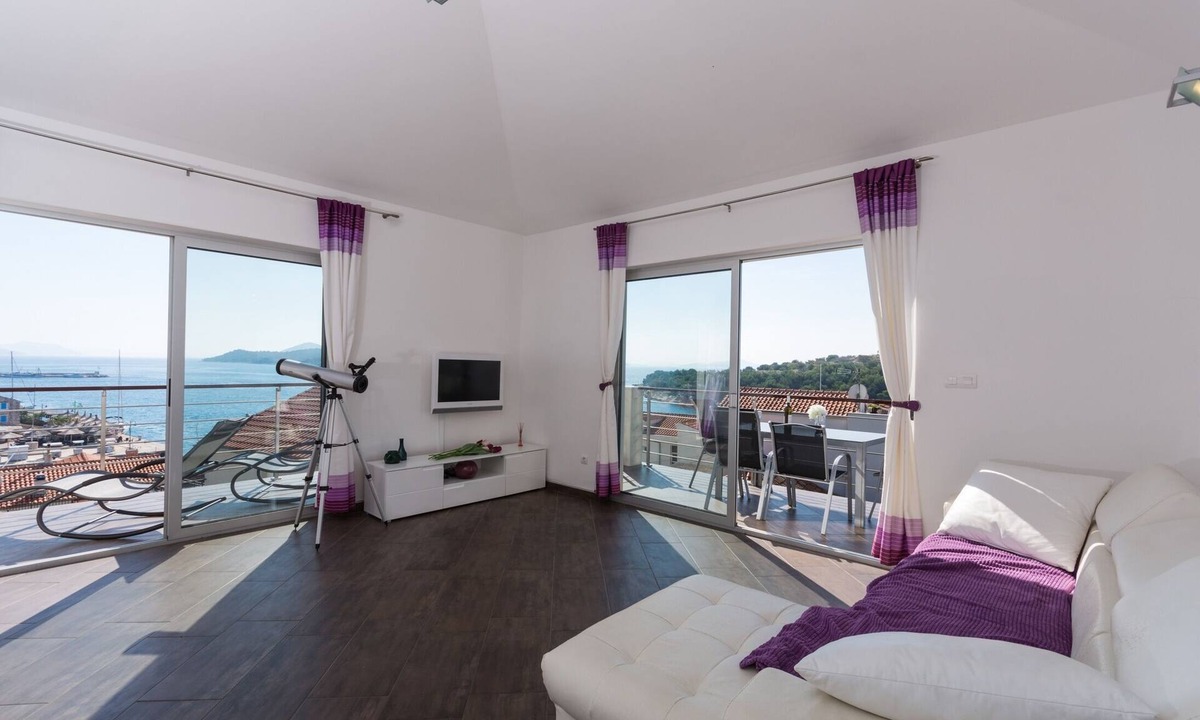 Tribunj Apartment | Two bedroom apartment with terrace and sea view Tribunj, Vodice (A-24102-b)