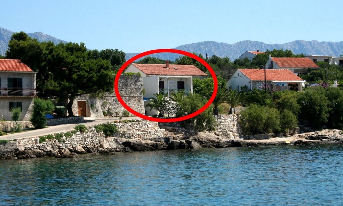 Sucuraj Apartment | Two bedroom apartment near beach Sućuraj, Hvar (A-136-a)