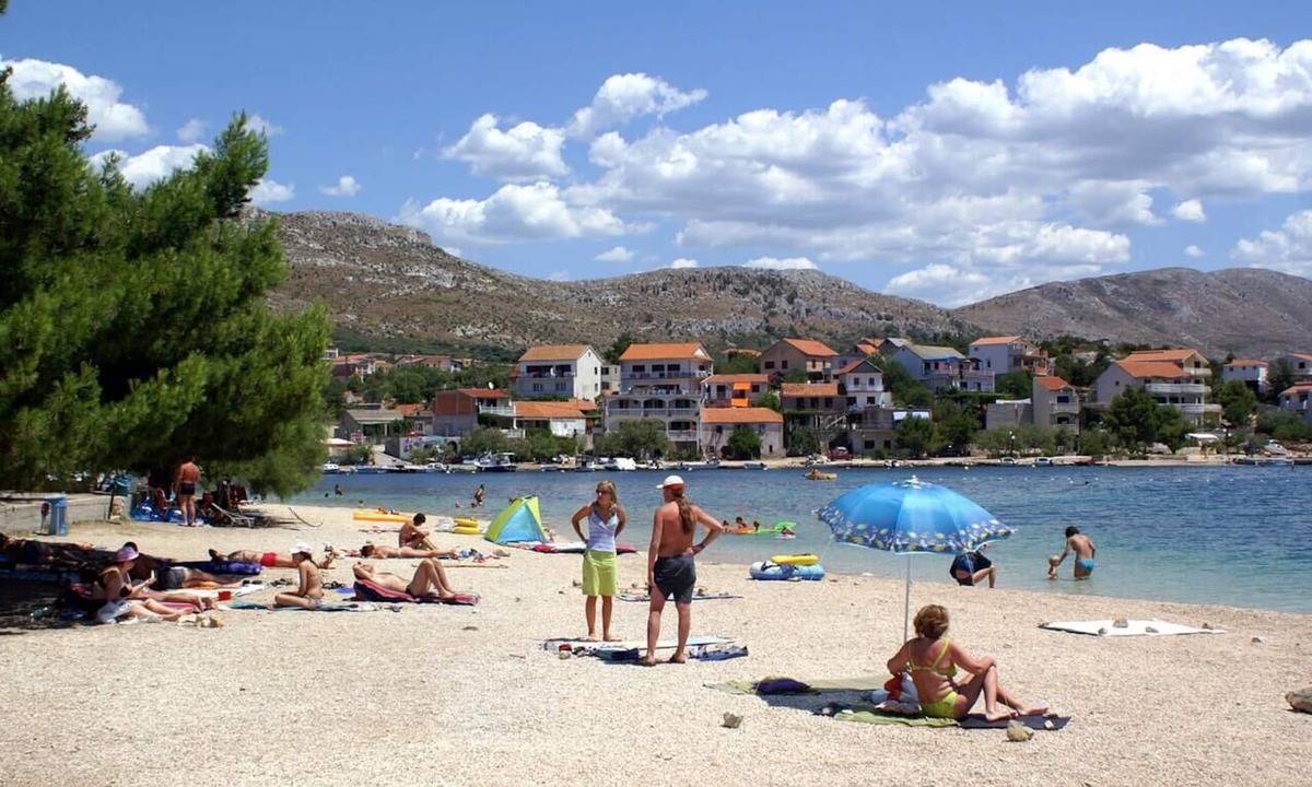 Grebastica Apartment | Two bedroom apartment with air-conditioning Grebaštica, Šibenik (A-477-c)