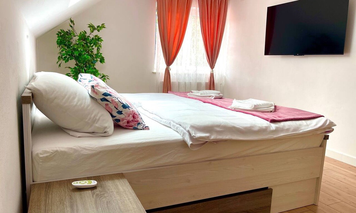 Licko Lesce Apartment | Two bedroom apartment with terrace Ličko Lešće, Velebit (A-27649-a)
