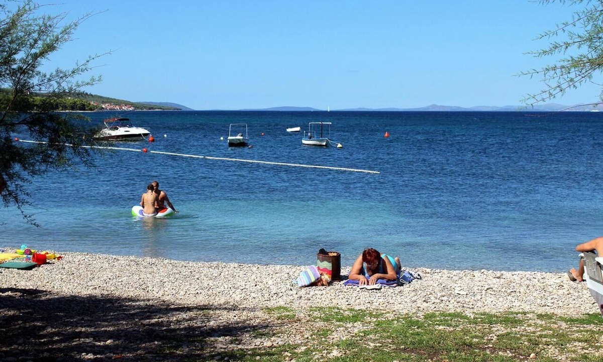 Supetar Apartment | Two bedroom apartment with terrace and sea view Supetar, Brač (A-14747-a)
