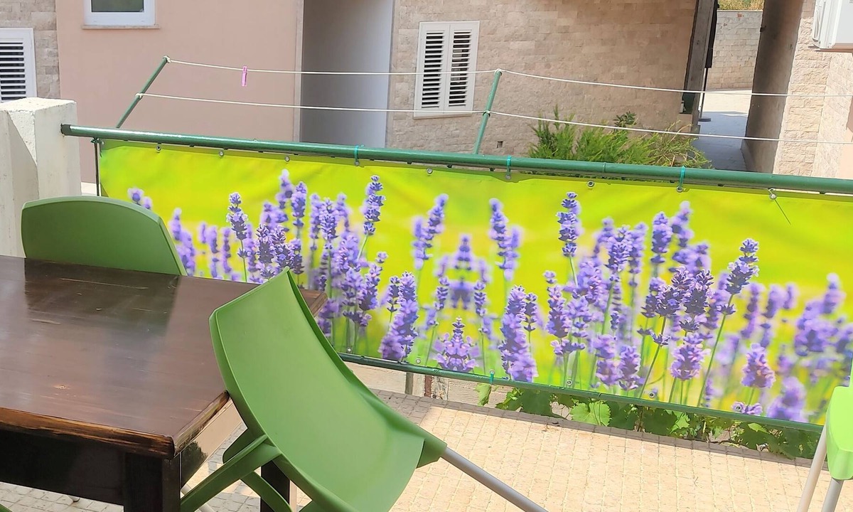 Vrboska Apartment | Two bedroom apartment with terrace Vrboska, Hvar (A-4012-b)