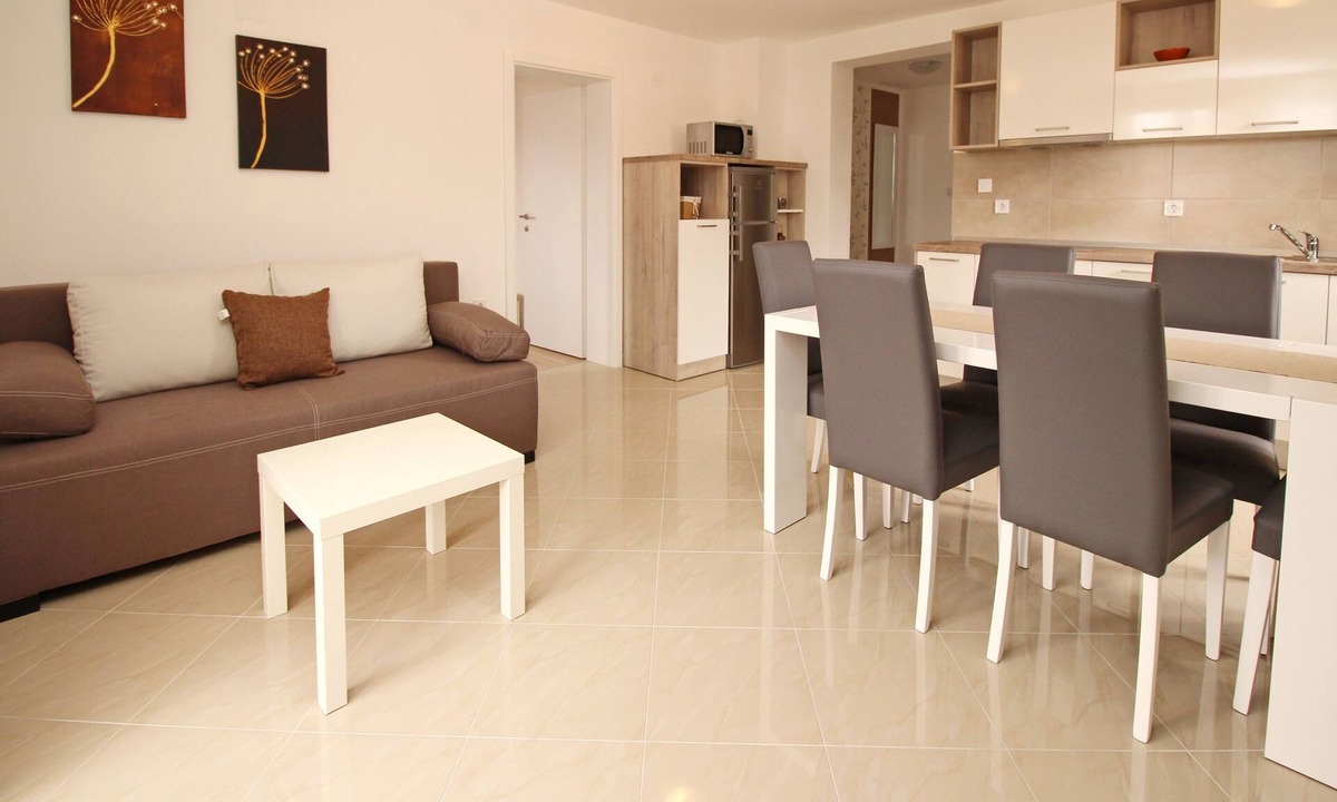 Baska Apartment | Two bedroom apartment with a swimming pool Baška, Krk (A-18780-d)