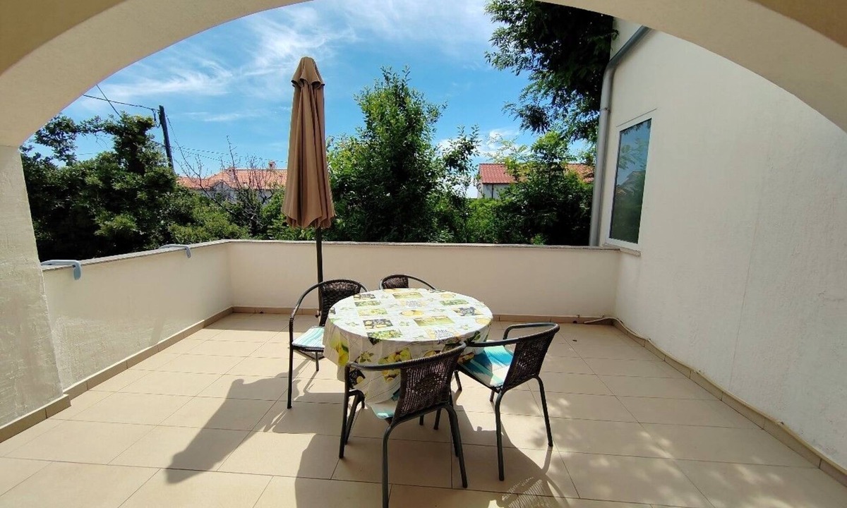 Barbat na Rabu Apartment | Two bedroom apartment with balcony Barbat, Rab (A-22752-b)