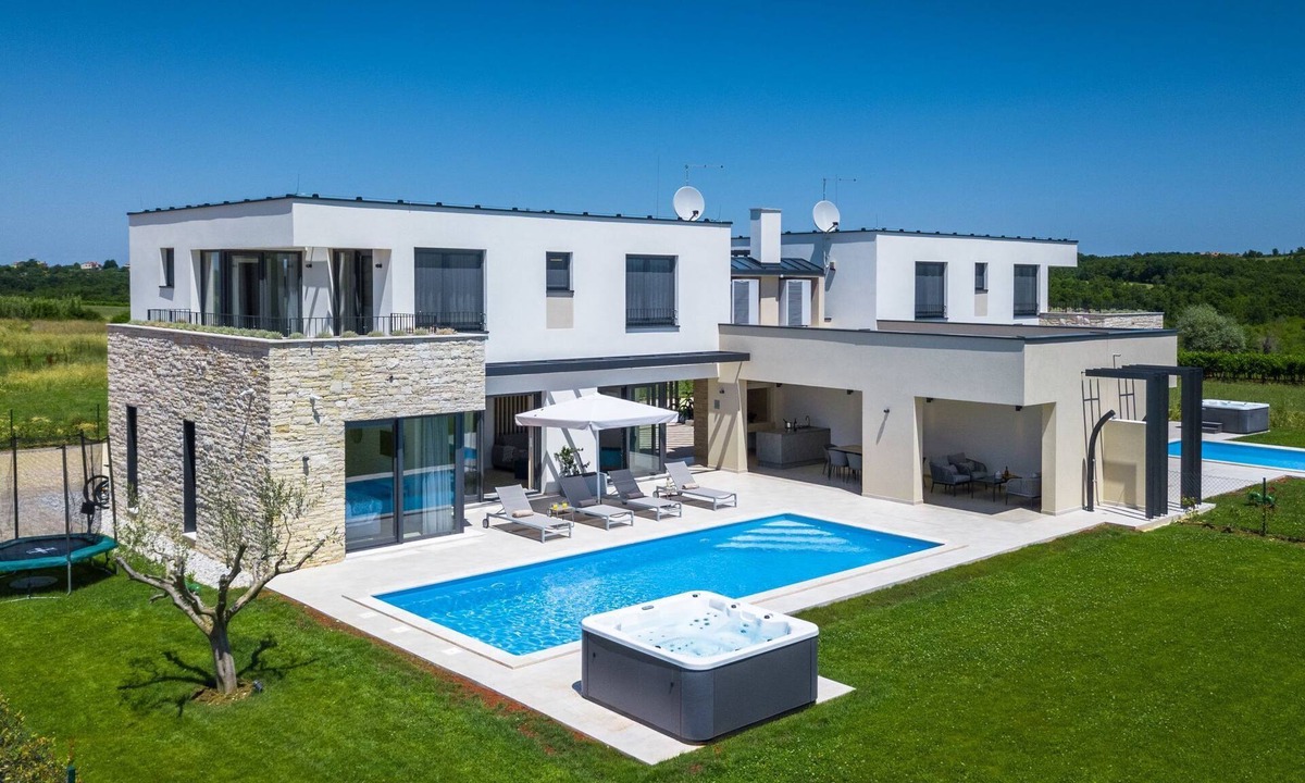 Brtonigla House | Vacation home Bella by Interhome