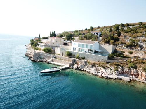 Baric Draga Villa | Villa Basthel right by the sea, heated swimming pool with jacuzzi, sauna and garage