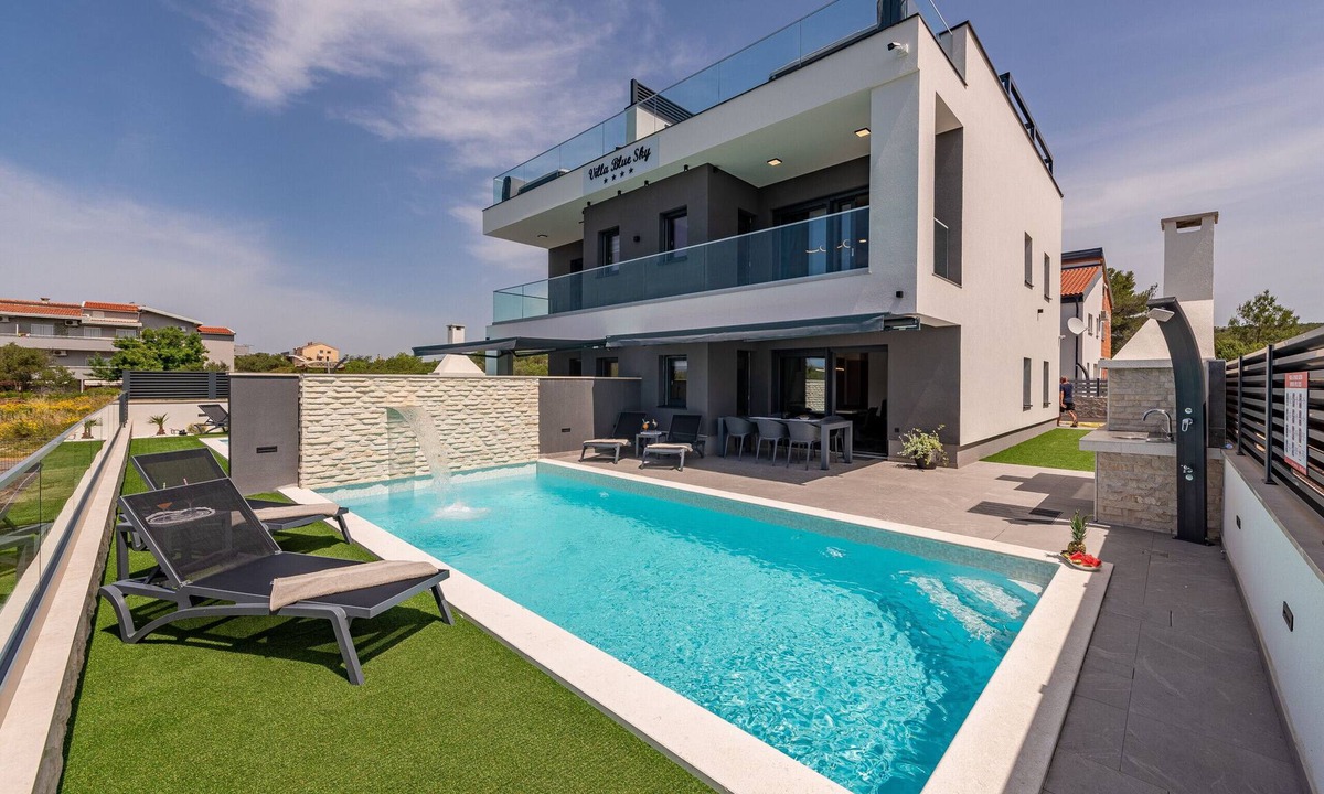 Turanj Villa | Villa Blue Sky 2, Turanj, next to the sea, private pool, barbecue, jacuzzi, rooftop terrace, www.zadarvillas