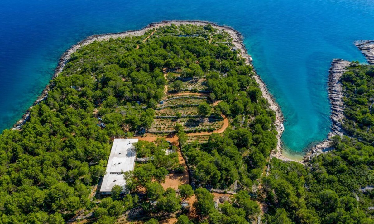 Vrboska Villa | Villa Clasa - Four Bedroom Villa, Sleeps 8