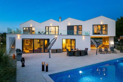 Baskoti Villa | Villa Corolan by Briskva