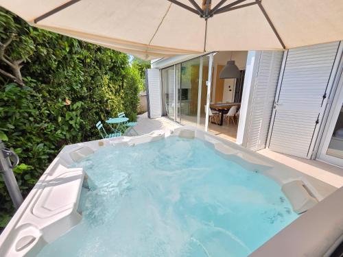 Jadranovo House | Villa Dvojac Holiday house with Jacuzzi and grill