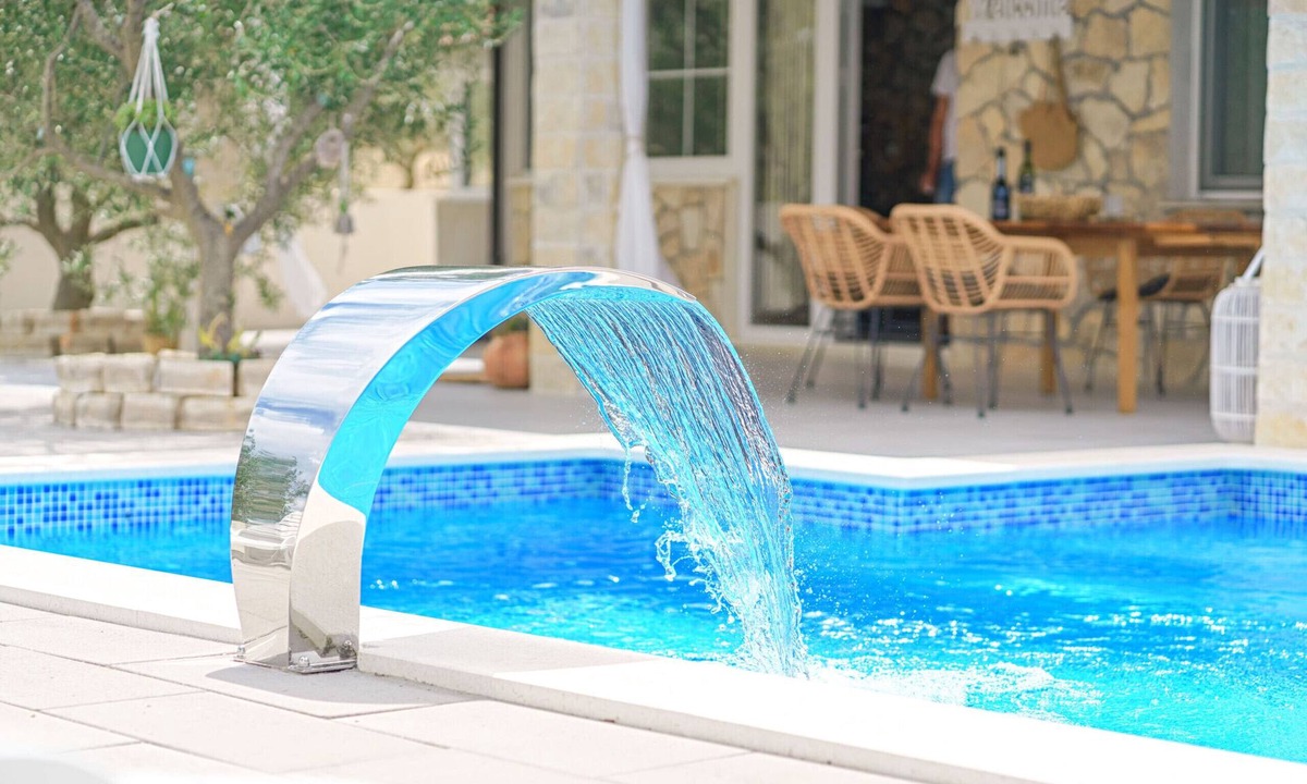 Vodice Ski Chalet | Villa Ivana - rural house with outdoor pool