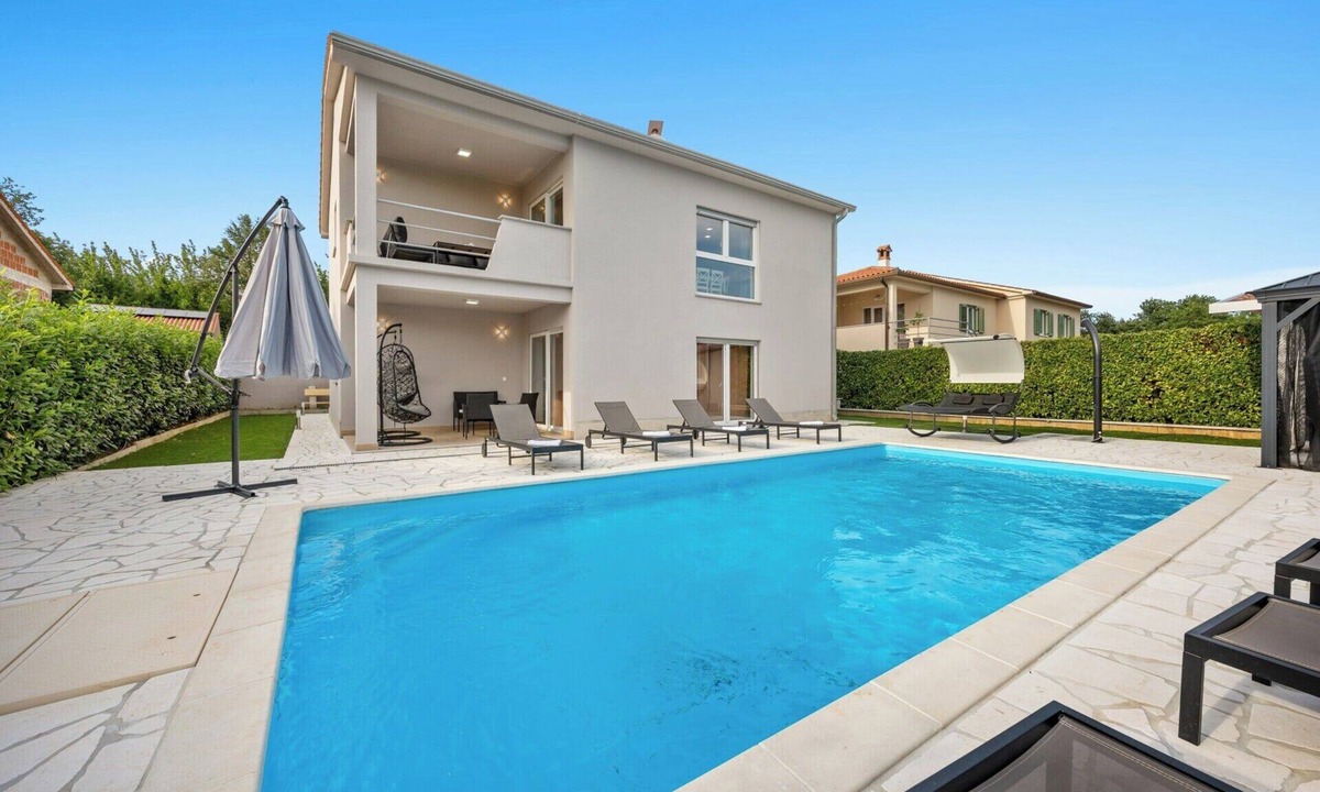 Marceljani Villa | Villa LanaB – Private Pool and Great Location by Istrabook