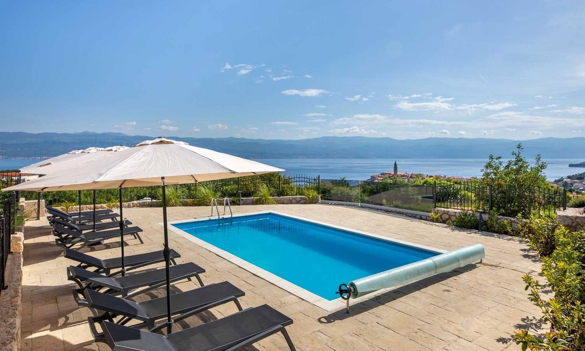 Vrbnik Villa | Villa Maja– Stylish Oasis with Heated Pool & Sea View