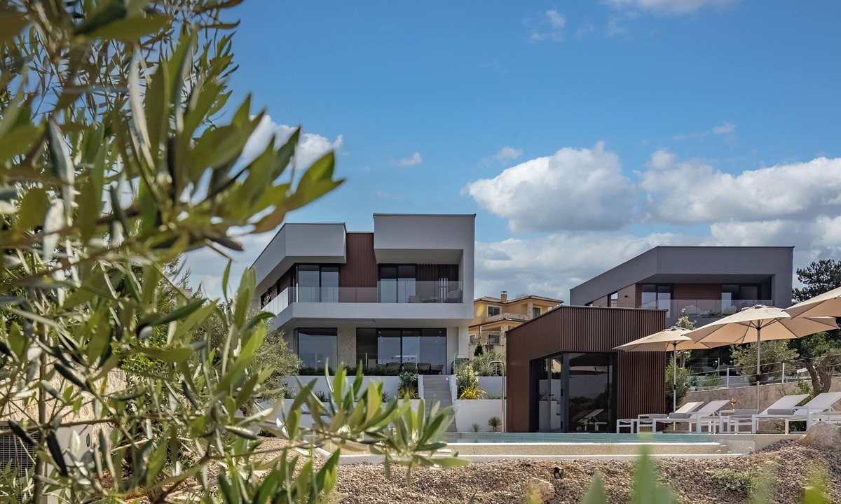 Vrbnik Villa | Villa Manatis - Sand Court, Infinity Pool & Sauna