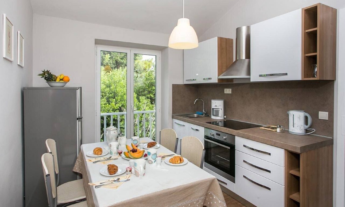 Mlini Apartment | Villa Mirjana - Two Bedroom Apartment with Balcony and Sea View (Sunce)