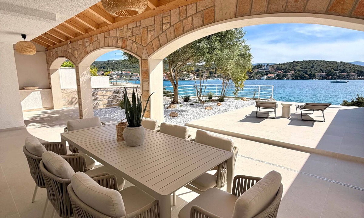 Loviste House | Villa Noma – Dream Villa with Private Sea Access