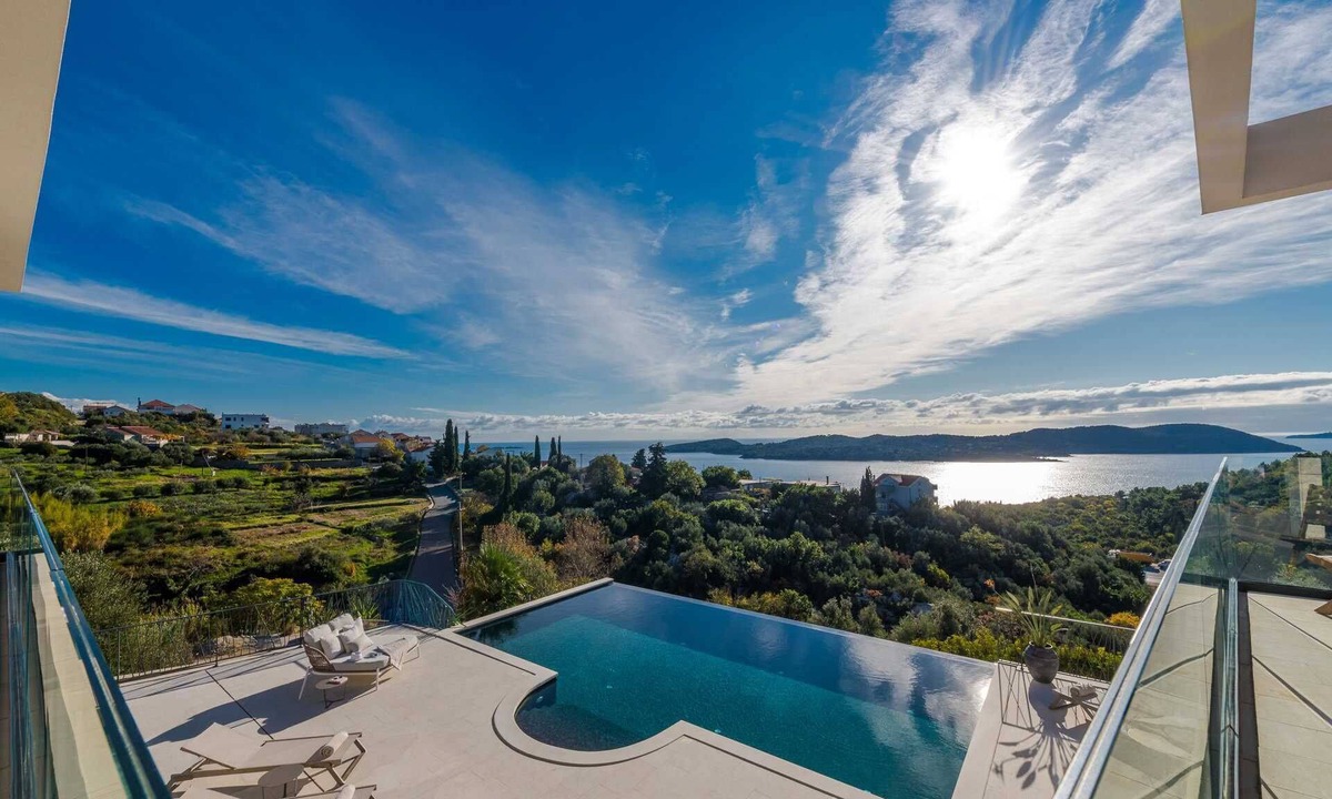 Orasac Villa | Villa Nuvole Bianche with Pool