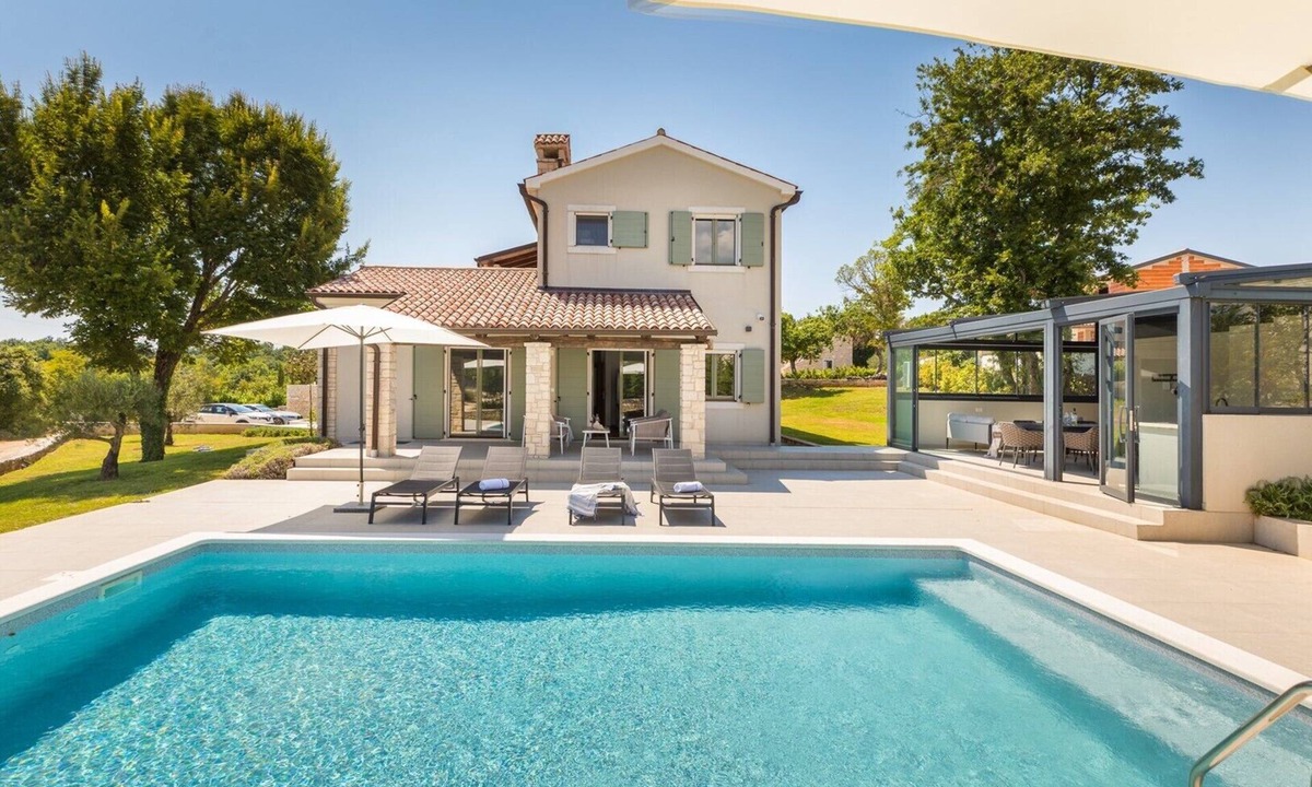 Butkovici Villa | Villa Philia – Beautiful villa with Heated Salt Water Pool (included in the price)