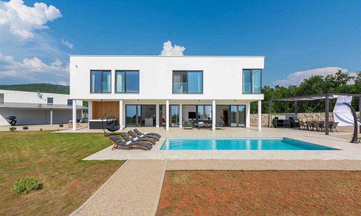 Smrika Villa | Villa VeAna by Aneo Travel