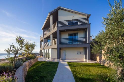 Klanfari Villa | Villa Viktoria