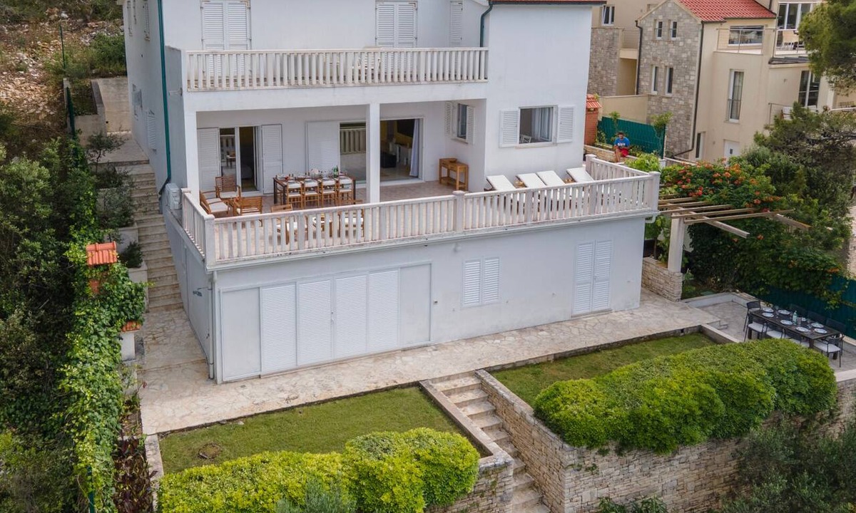 Prigradica Villa | Waterfront house Storija by Villas Guide