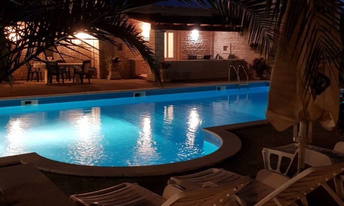 Buici Apartment | Wohnung mit Schwimmbad by Interhome