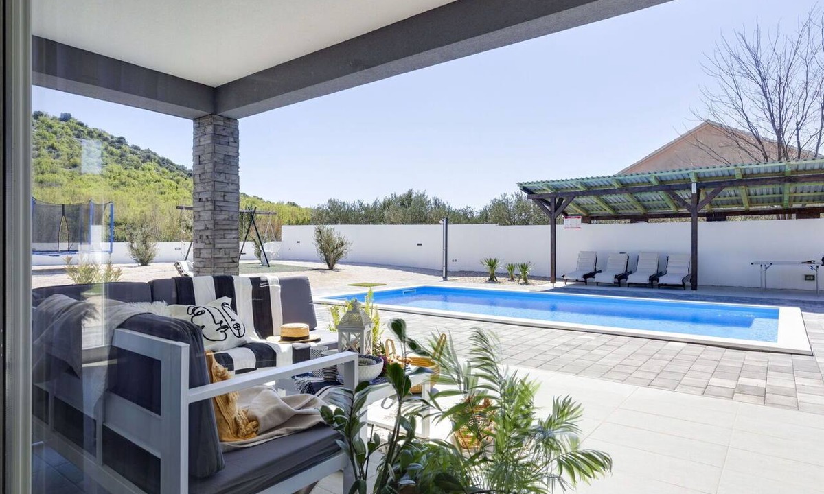 Stankovci House | Wonderful private villa for 8 people with A/C, WIFI, private pool, TV, patio and pets allowed