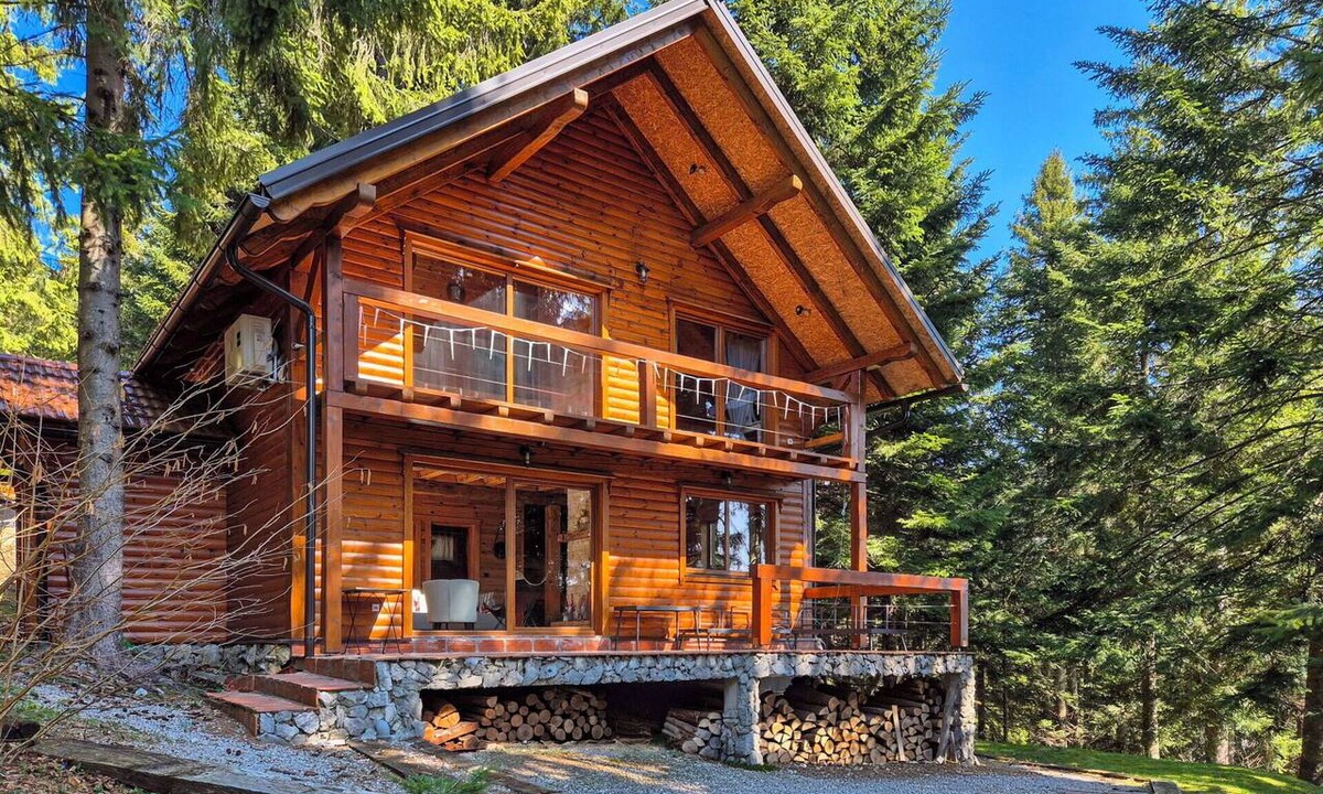 Mrkopalj House | Wonderful private villa for 6 guests with WIFI, A/C, TV, terrace and pets allowed