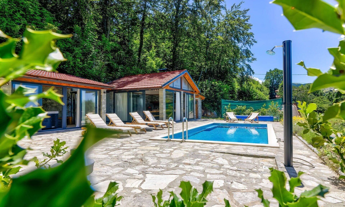 Senj House | Wonderful private villa for 12 people with A/C, private pool, hot tub, WIFI, TV and terrace