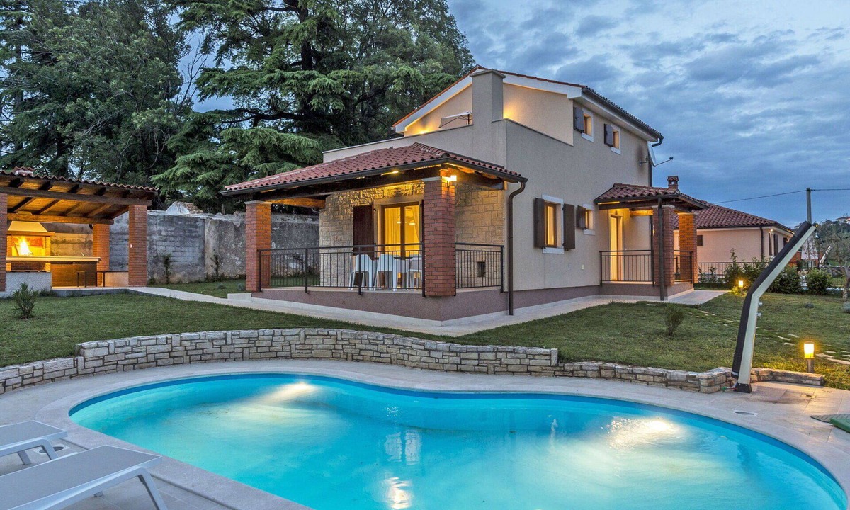 Farini House | Wonderful private villa for 8 people with WIFI, A/C, private pool, TV, terrace and pets allowed