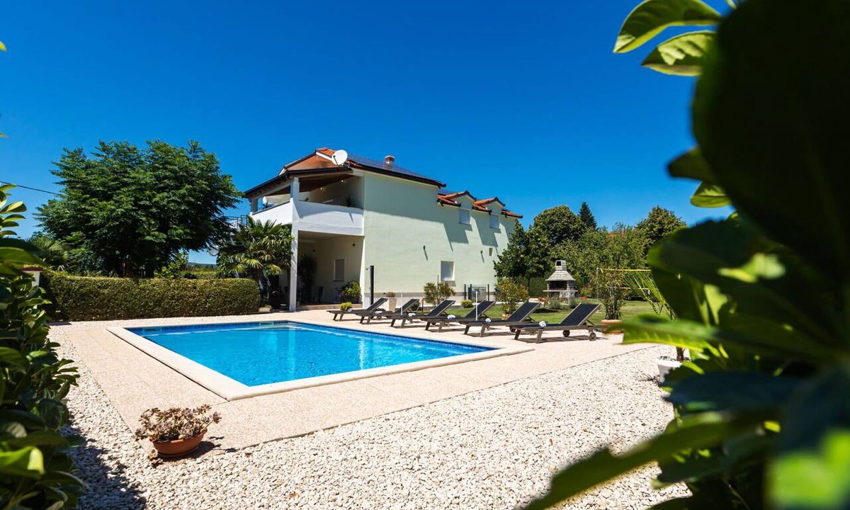 Donji Prolozac House | Wonderful private villa for 10 guests with A/C, WIFI, private pool, TV and terrace