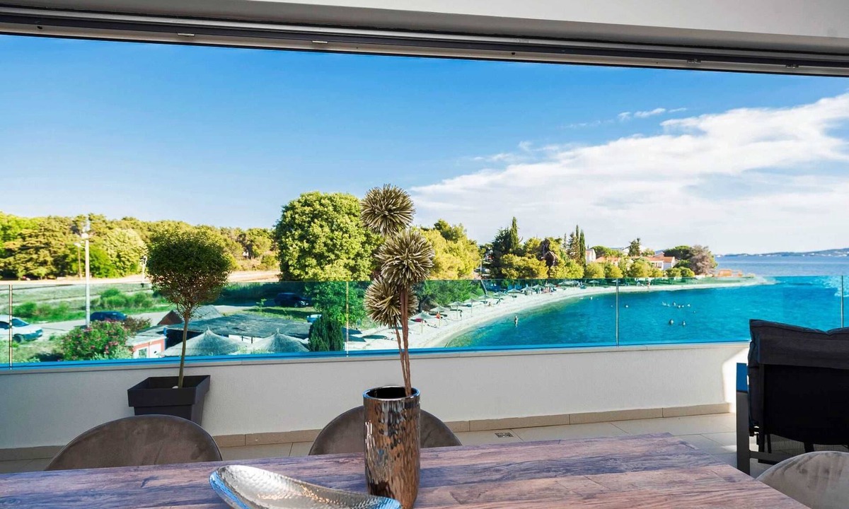Bibinje Villa | XXL Luxury Beachfront Villa Fresca for 21 guests