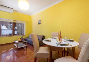 1 Bedroom Beach Front Apartment In Lukovo Sugarje