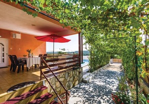 2 bedroom accommodation in Debeljak