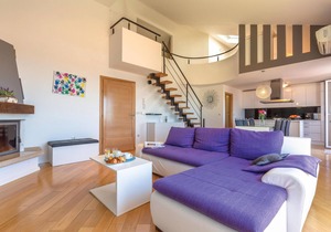 4 bedroom beach front apartment in Makarska