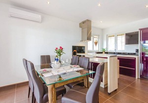 5 bedroom accommodation in Icici