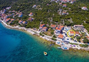 Apartment Davor - 20m from sea : A2 Mali Iz (Island Iz), Zadar riviera