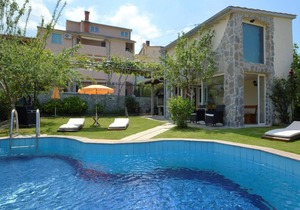 Apartment Zwei Rosen - PUL552 by Interhome