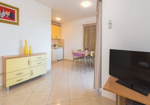 Apartments Krešimir, (11396), Bol, hr